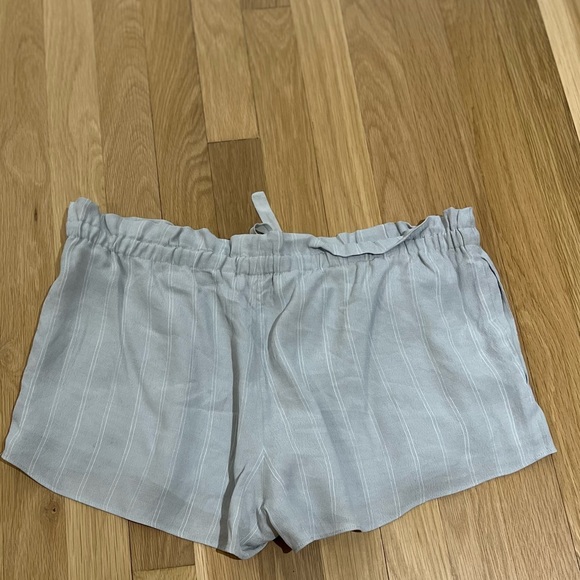 Aritzia Wilfred pinstripe silk shorts - Picture 2 of 3